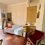 Studio-type Loft Au Coeur De *